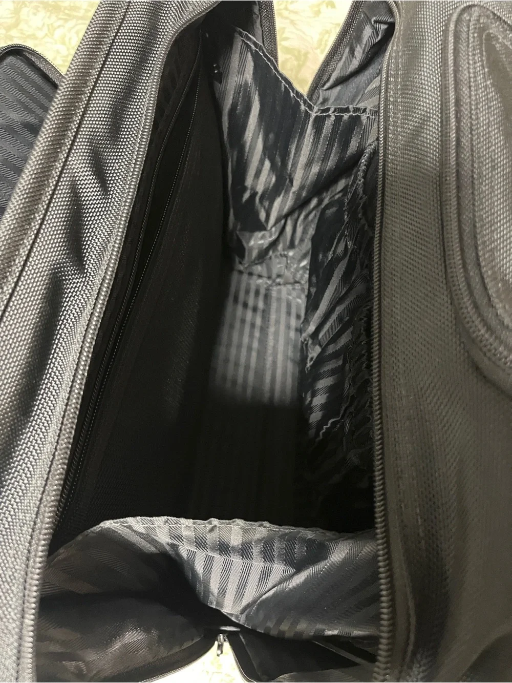 TUMI Black Nylon 2 Wheel Alpha Expandable Compact Carry On Luggage